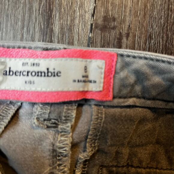 Abercrombie Kids Girl's 8 Cut Off Cargo Short - Picture 3 of 5